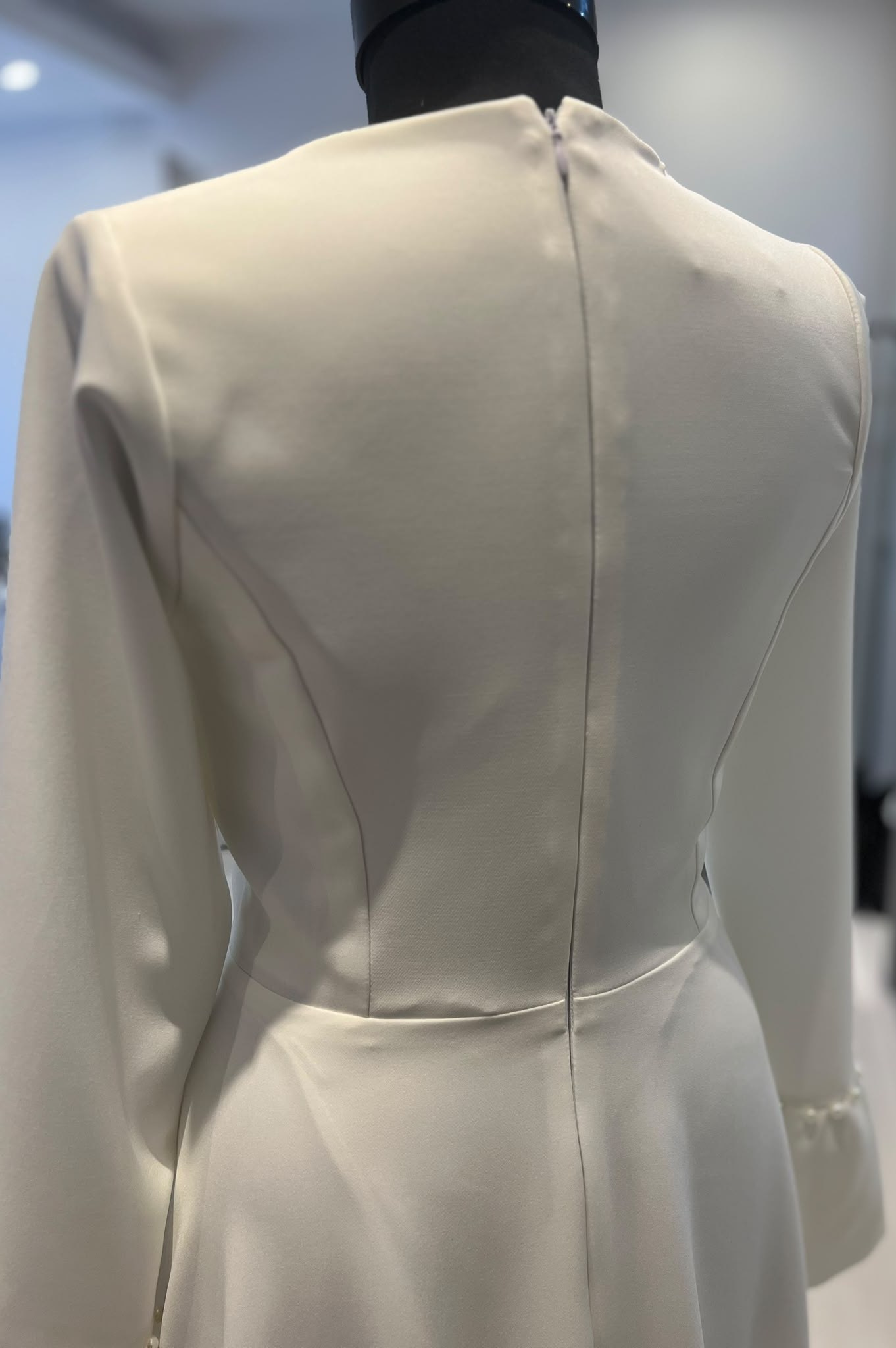 ROCHIE DE BOTEZ ALB OFFWHITE CU PERLE 1
